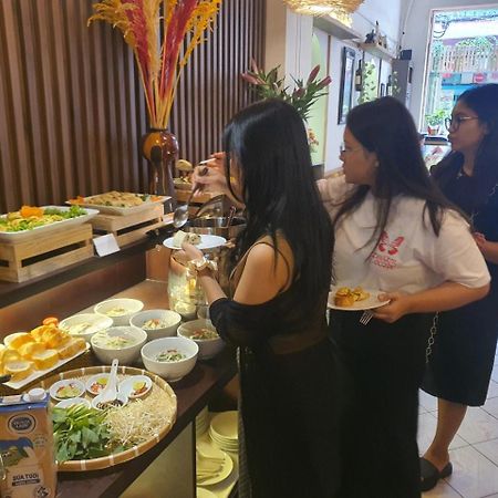 Na Nue Hotel Хошимин Екстериор снимка