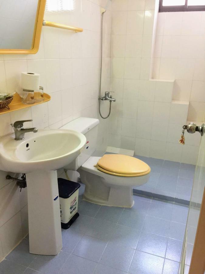 Na Nue Hotel Хошимин Екстериор снимка